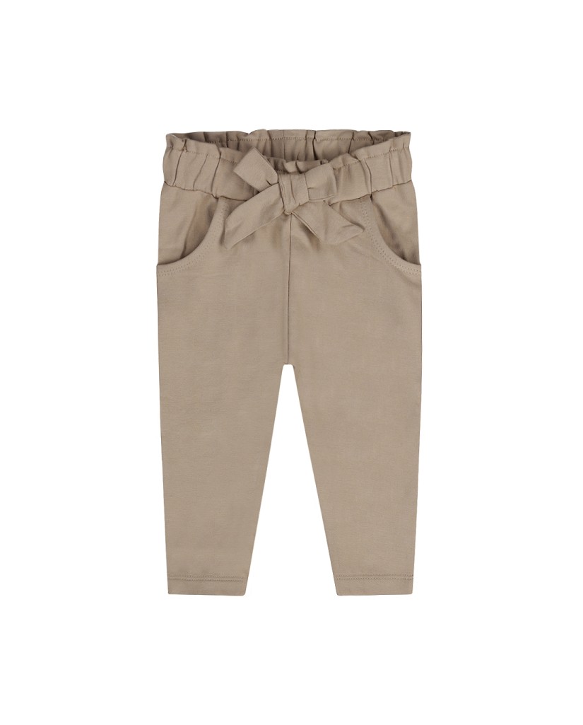O56362-35GRA Pantalon jogging niña lazo Camel