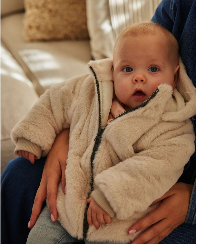 056327-35 GRA CHAQUETA BEBÉ PELITO