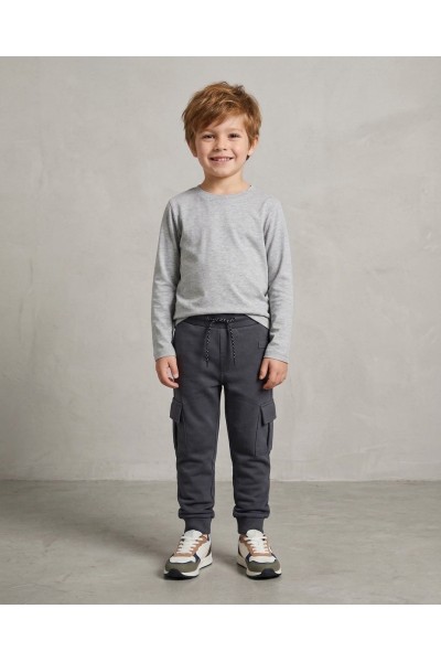 O56881-37GRA1 Pantalon jogging niño
